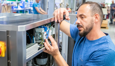 OEM-Kühlsysteme von H&H Gerätebau für passgenaue Industrieanwendungen. OEM-Kühlsysteme von H&H Gerätebau für passgenaue Industrieanwendungen.